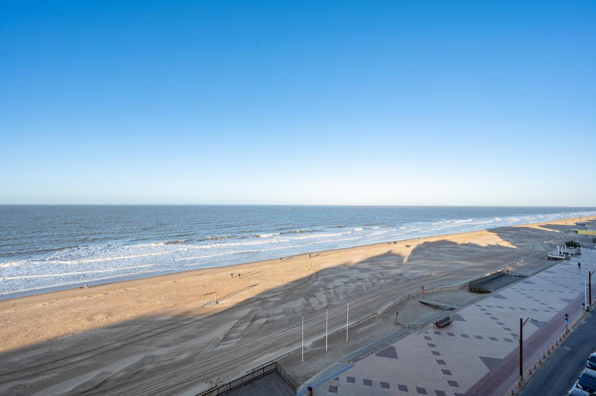 7E Verdiep Appartement Op De Zeedijk In Knokke Voor Max 6 Personen エクステリア 写真
