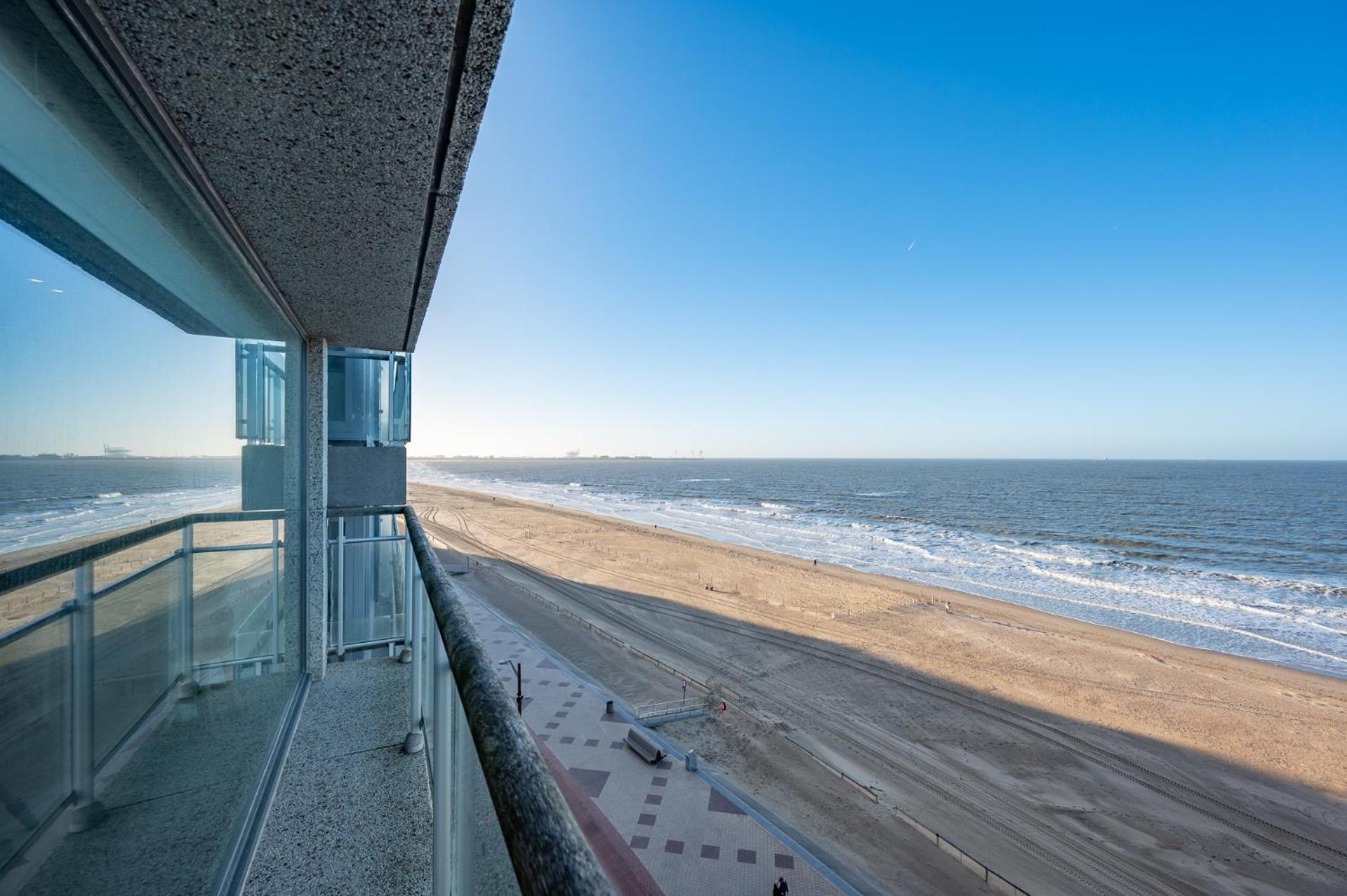 7E Verdiep Appartement Op De Zeedijk In Knokke Voor Max 6 Personen エクステリア 写真