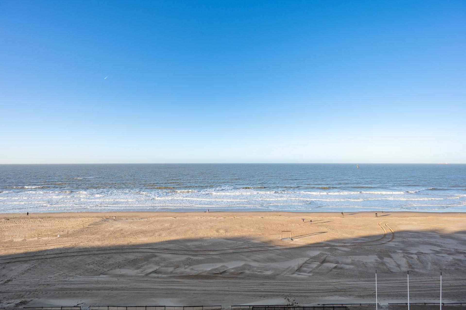 7E Verdiep Appartement Op De Zeedijk In Knokke Voor Max 6 Personen エクステリア 写真