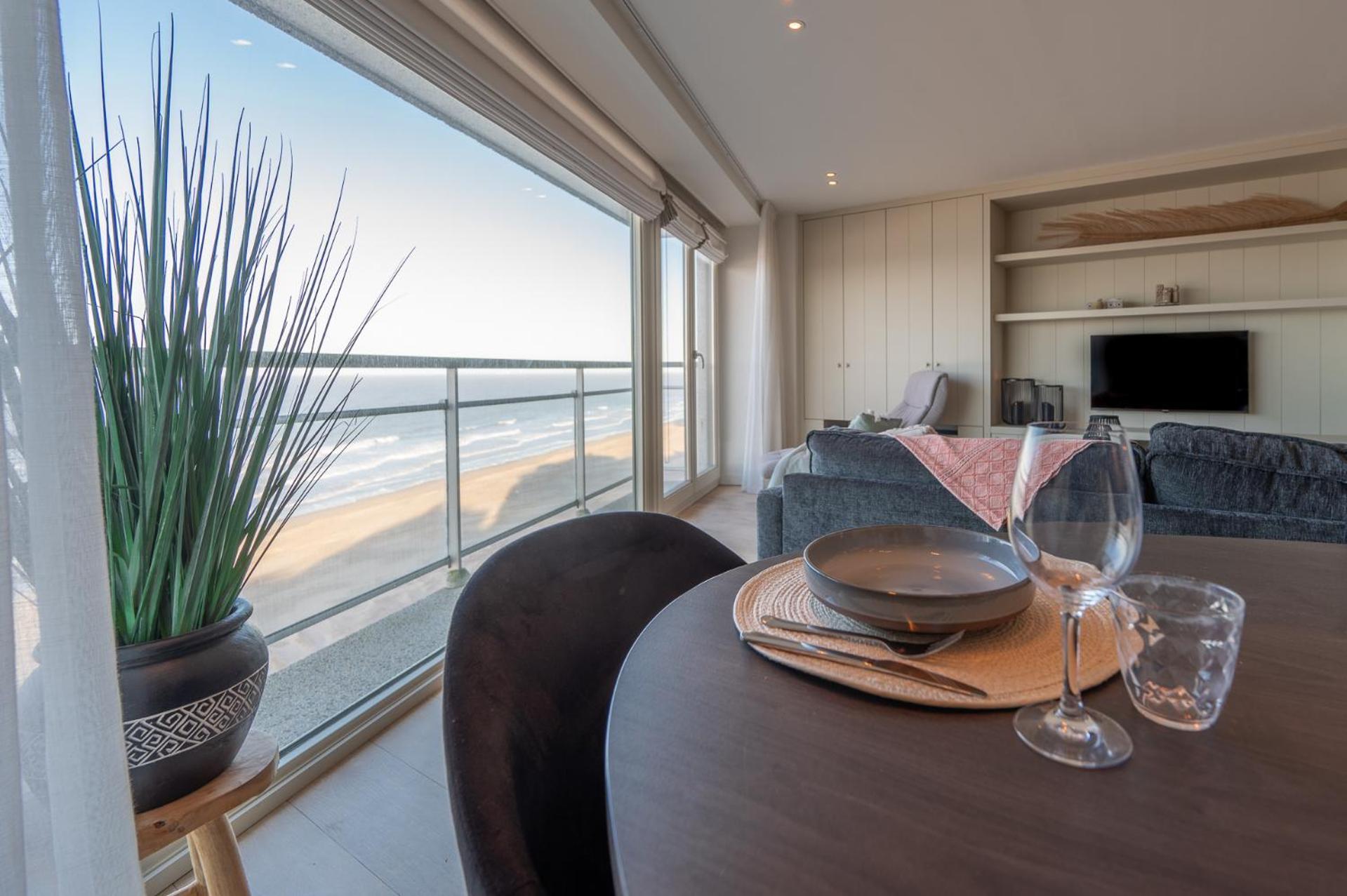 7E Verdiep Appartement Op De Zeedijk In Knokke Voor Max 6 Personen エクステリア 写真